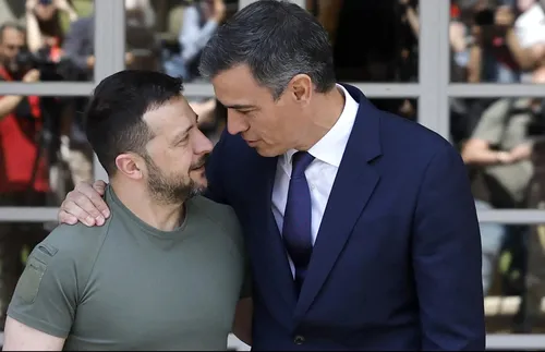 Испания обеща 1 млрд. евро военна помощ за Украйна - СНИМКИ