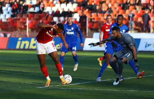 Спартак Варна се раздели с двама играчи