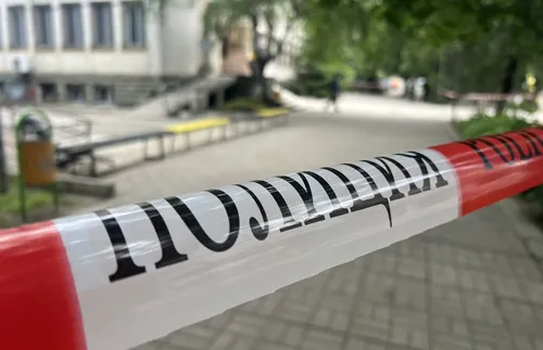 Полицията претърсва дома и офиса на служител на ЕП по подозрения за връзки с Русия - подробности