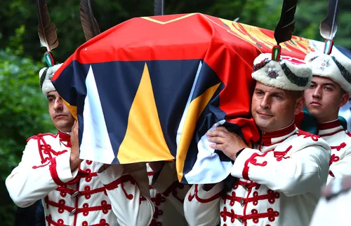 Започна поклонението пред тленните останки на цар Фердинанд - подробности - СНИМКИ - ВИДЕО