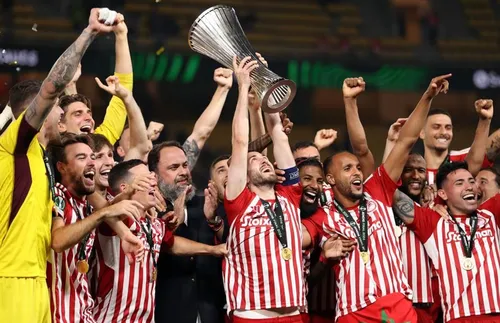 Олимпиакос спечели Лигата на конференциите - СНИМКИ