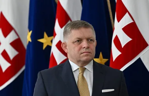 Фицо беше преместен в болница в Братислава