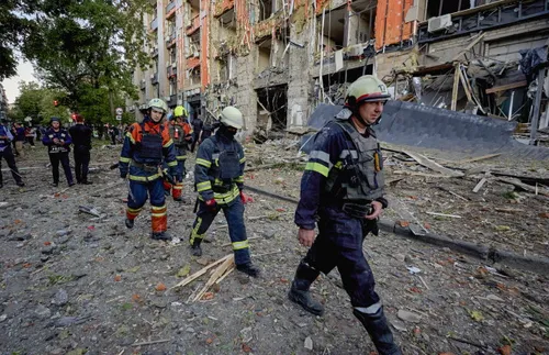 Руски удар по Харков уби трима и рани 16 души