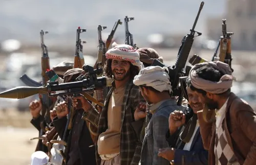 Хутите съобщиха за 14 убити при американско-британските удари