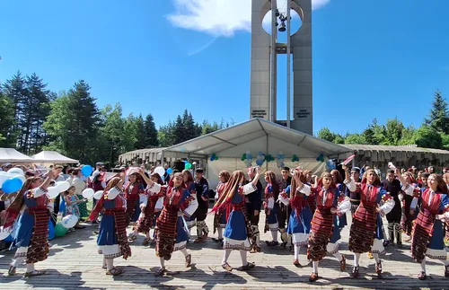 ДАЗД: Най-важното за децата е да ги разбираме, подкрепяме и обичаме
