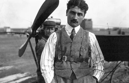 Ролан Гарос - пионер в авиацията, ветеран от Първата световна война - СНИМКИ