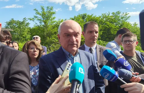 Главчев: Стартира разчистването на терена за детската болница, строежът започва след 7 месеца - СНИМКИ - ВИДЕО