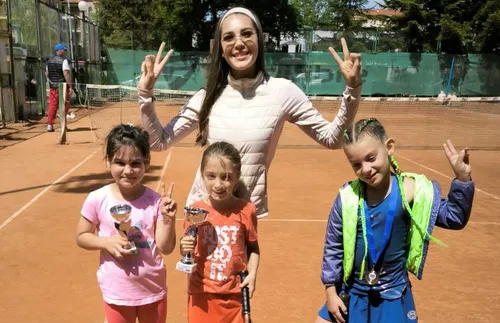 Никола Димитров и София Русева са първи на Регионално до 8 г. във Варна