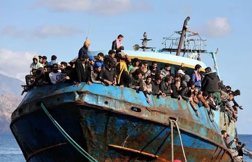 Един загинал мигрант при сблъсък с лодка на гръцката брегова охрана