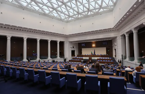 Депутатите не събраха кворум при първата регистрация - СНИМКИ - ВИДЕО