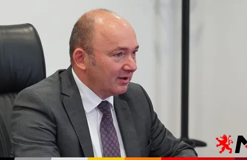 Силяновска връчи на Мицкоски мандат за съставяне на правителство