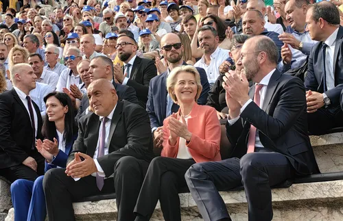 Урсула фон дер Лайен - първата жена начело на ЕК