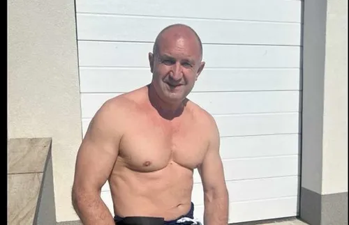 Радев почиства морското дъно край остров Света Анастасия - СНИМКИ-ВИДЕО