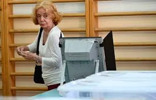 Към 11 ч. в изборите за Народно събрание активността е 8, 34%, за Европарламент 8,49 - СНИМКИ - ВИДЕО