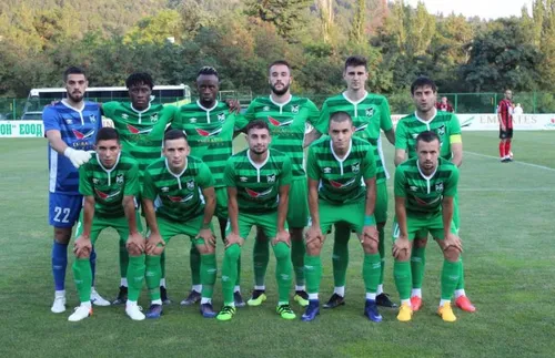 Пирин подписа с двама нови