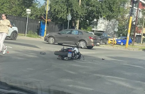 Баща и син пострадаха при катастрофа с мотор в София - подробности - СНИМКИ