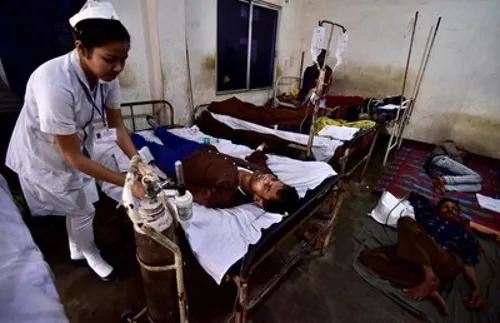 Броят на смъртните случаи от токсичен алкохол в Индия нарасна до 56