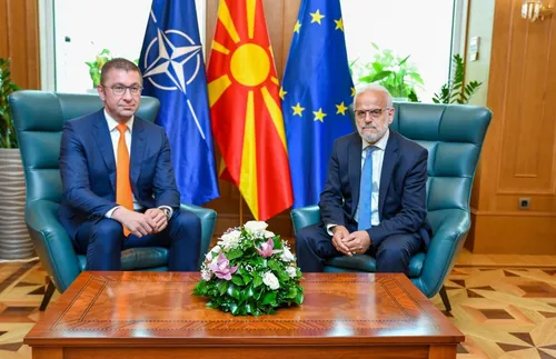 Джафери предаде премиерския пост на Мицкоски - СНИМКИ - ВИДЕО