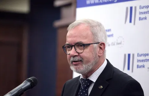 Европейската прокуратура разследва за корупция бившия шеф на ЕИБ Вернер Хойер