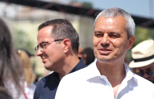 АзГ планират нова група в ЕП с „Възраждане“