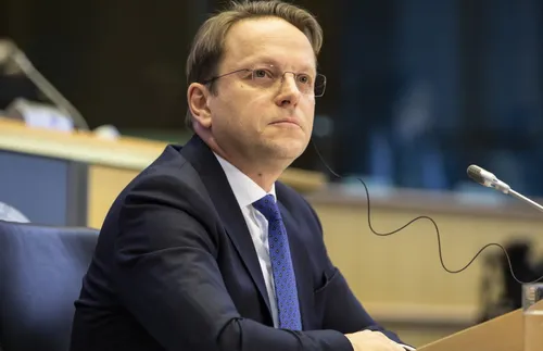 Вархей: Сърбия е ангажирана с присъединяването си към ЕС