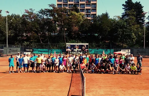 13 българчета се класираха за осминафиналите на турнир от категория J30 в София