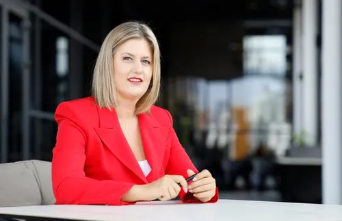 В Скопие спорят за българското гражданство на министър при Мицкоски - СНИМКИ