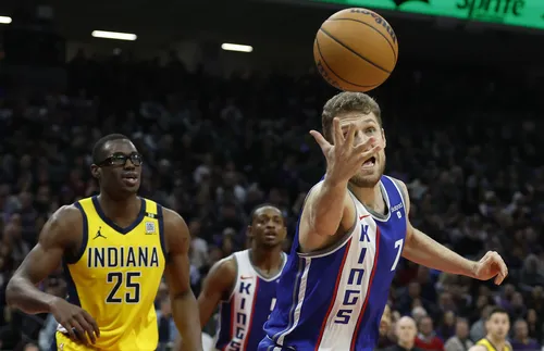 Сакраменто трейдна Везенков в Торонто - подробности