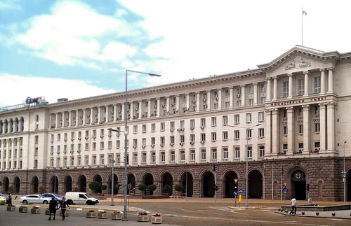 МС: Мирът да не е за сметка на териториалната цялост на Украйна, НАТО не следва да бъде пряк участник във войната