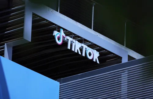 Косово забранява използването на TikTok от държавните институции