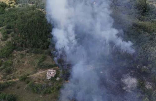 Пожар до жп линия спря влаковете между Стара Загора и Казанлък - СНИМКИ - ВИДЕО