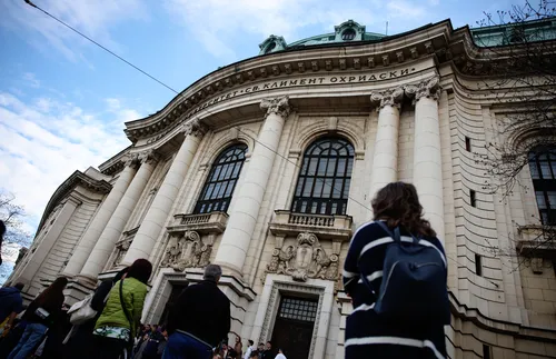 Държавата ще осигурява средства за издръжка на 43 198 нови студенти през 2024/2025 г.