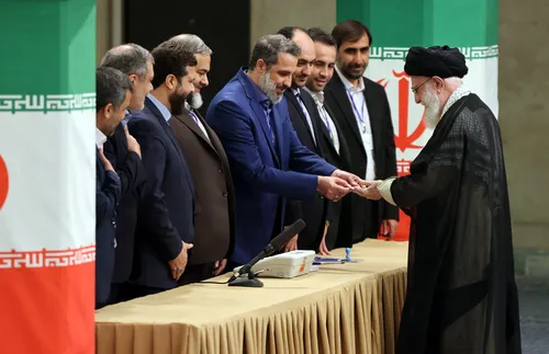 Започна президентският балотаж в Иран