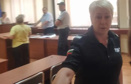 Съдят Гюлгес от Камено за трафик на 17 бебета в Гърция - СНИМКИ - ВИДЕО