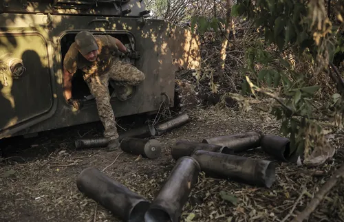 Руски удари убиха 4 души и раниха 23 в Източна Украйна