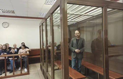 Критикът на Кремъл Кара-Мурза е преместен в затворническа болница