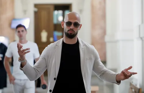 Разрешиха на Андрю Тейт да пътува в ЕС