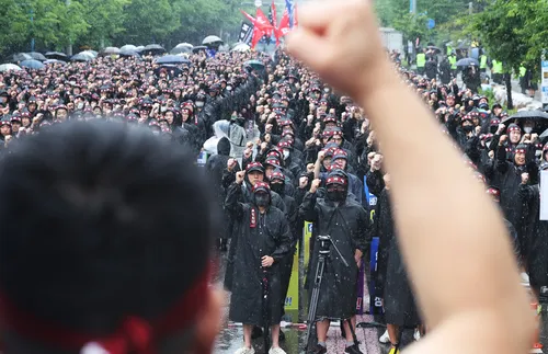 Работниците на Samsung в Южна Корея започват стачка