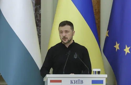 Зеленски: Русия изстреля над 40 ракети по украински градове