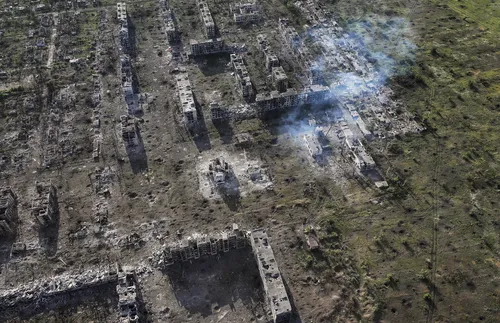 Експлозии и черен дим над Киев