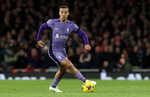 Тиаго Алкантара официално прекрати кариерата си