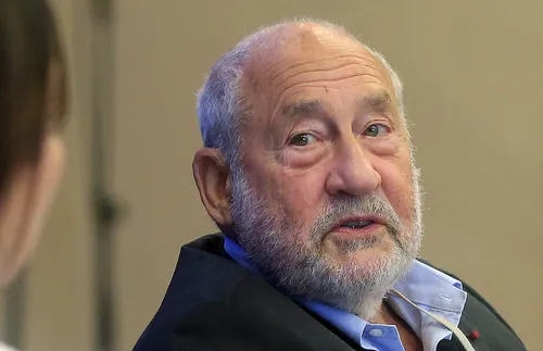 Проф. Джоузеф Стиглиц: Международната данъчна система не работи