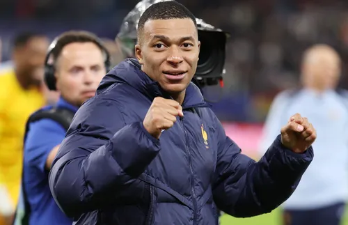 Стоичков: Килиан Мбапе е бляскавото бъдеще на футбола - СНИМКИ