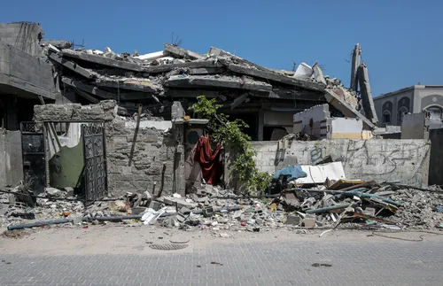 Израелски удар по училище в Газа уби най-малко 27 души - подробности