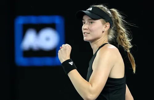 Елена Рибакина с експресна победа в четвъртфиналите на Уимбълдън - СНИМКИ