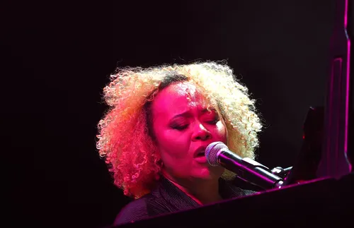 Емели Санде поиска сърцата на меломаните в София - получи и душите им - СНИМКИ