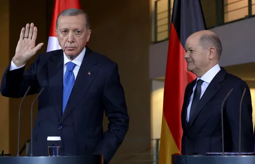 Ердоган и Шолц обсъдиха Украйна и Газа на срещата на НАТО