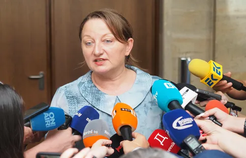 Сачева: Не подкрепяме езика на омразата, партиите да преосмислят поведението си - СНИМКИ - ВИДЕО