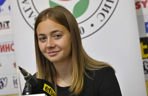 Ива Иванова е само на два гейма от четвъртфиналите на двойки в Лондон