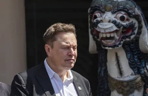 ЕС: X заблуждава потребителите със сините отметки и нарушава цифровите правила